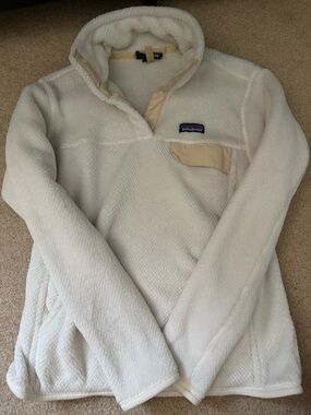 Patagonia Cream and Beige Fleece Pullover
